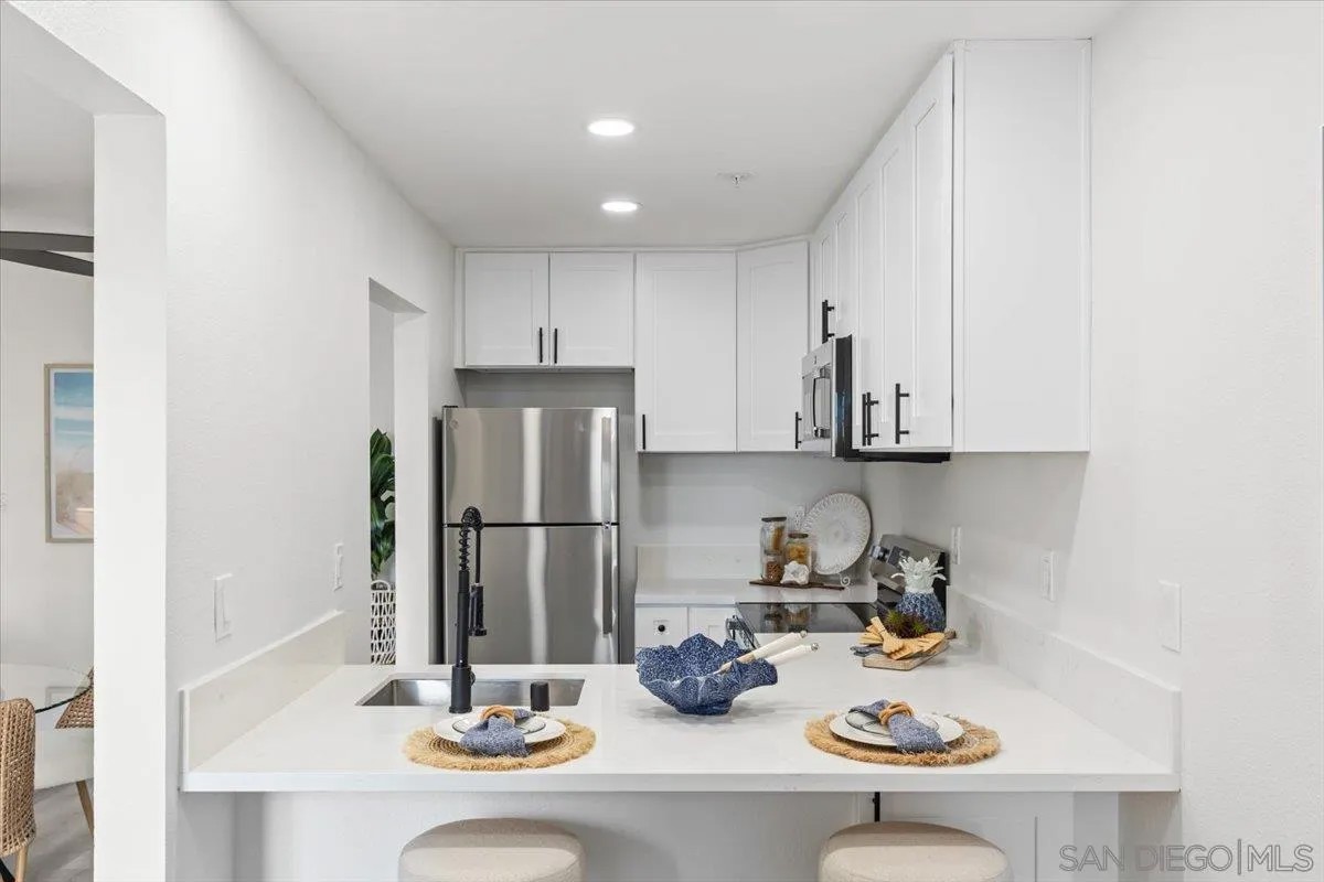 4465 Ocean Blvd 4