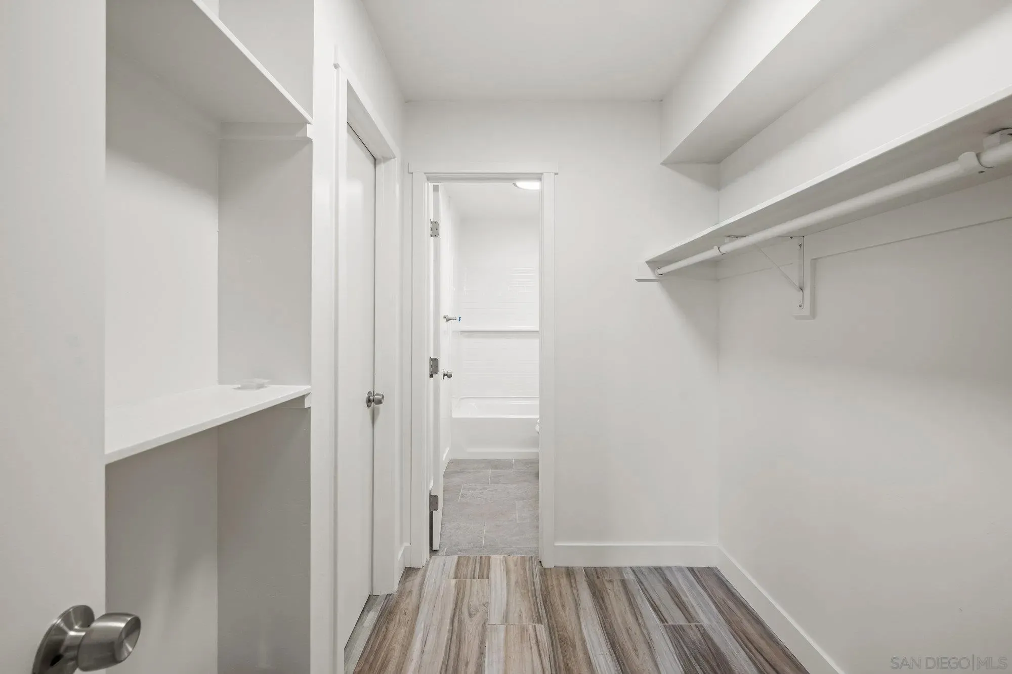 San Diego, California 92117, United States, ,1 BathroomBathrooms,Residential,Active,212347