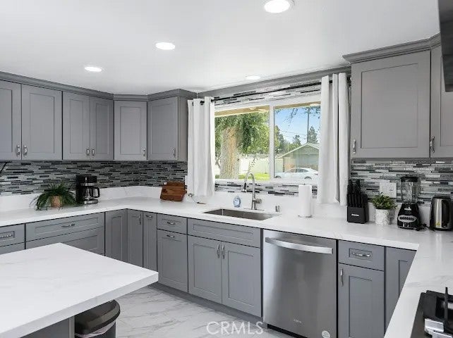 9451 Hyannis Port Dr