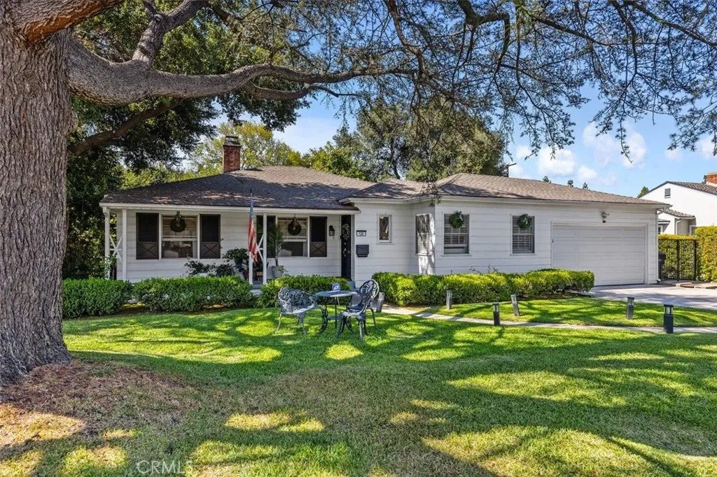 126 W Floral Avenue