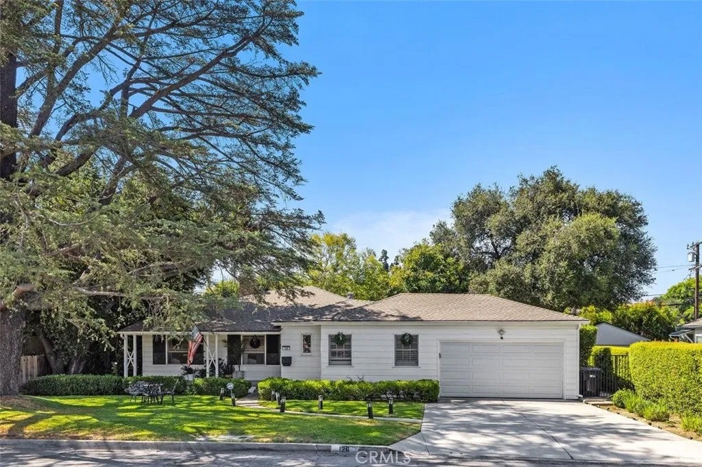 126 W Floral Avenue