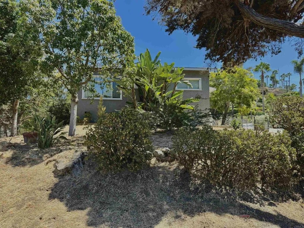880 Stevens Avenue