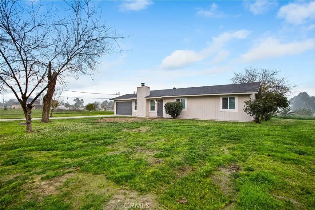 Photo of 18421 Fairfield Dr, Madera, CA 93638 (MLS # SC26013062)