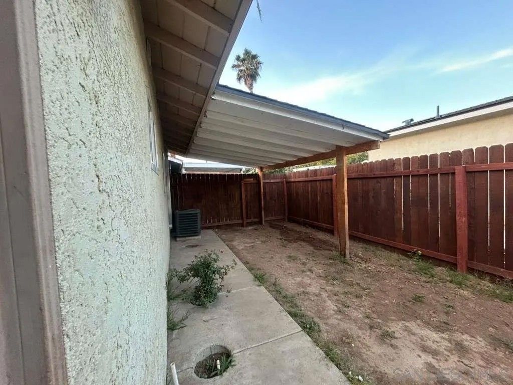 Photo of 634 Aster St, Escondido, CA 92027 (MLS # 250045951)