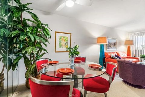 Photo of 470 Villa Ct #212, Palm Springs, CA 92262 (MLS # SW26014067)