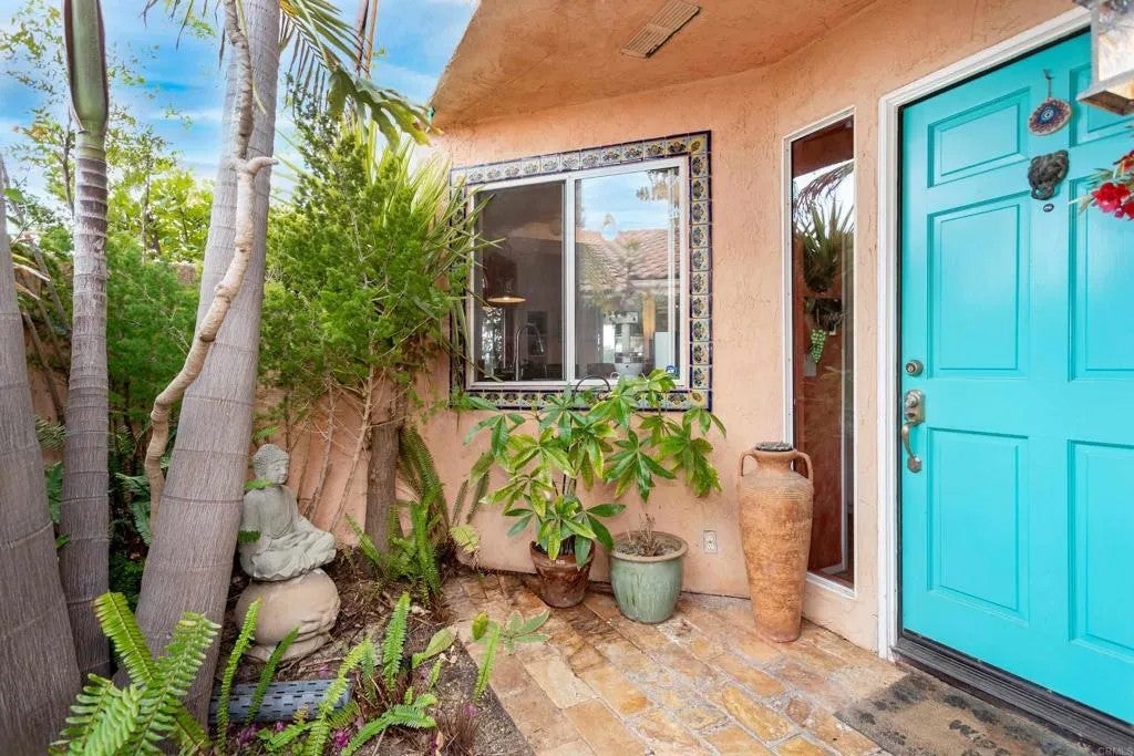 2219 Sawgrass Gln