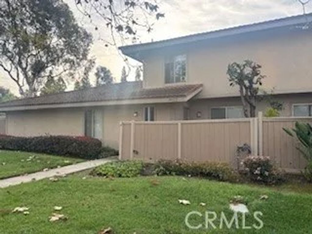 Photo of 14122 Raintree Rd, Tustin, CA 92780 (MLS # PW26034399)