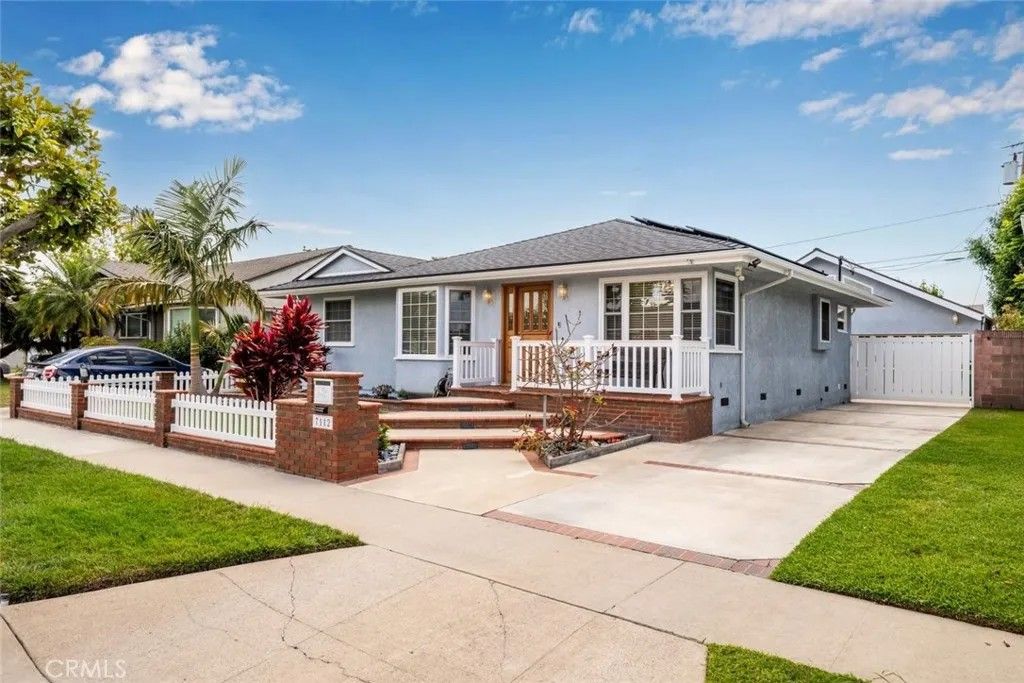 Photo of 7112 E Keynote ST, Long Beach, CA 90808 (MLS # PW26096585)