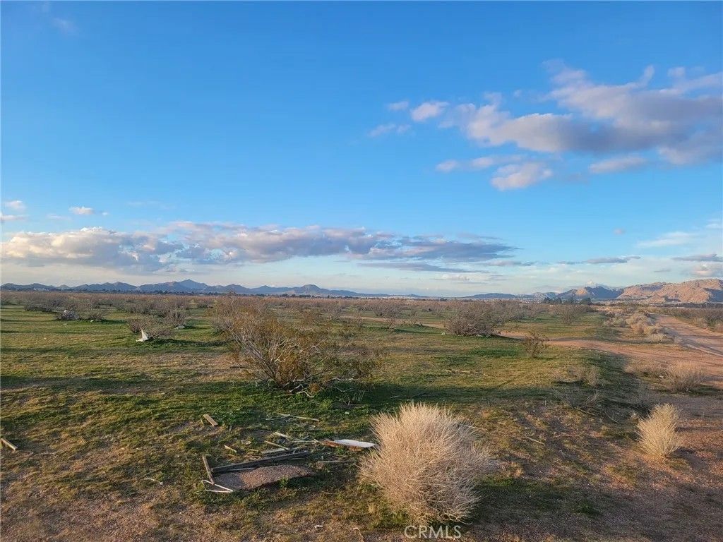 Photo of 0 Pahute, Apple Valley, CA 92307 (MLS # HD26005960)