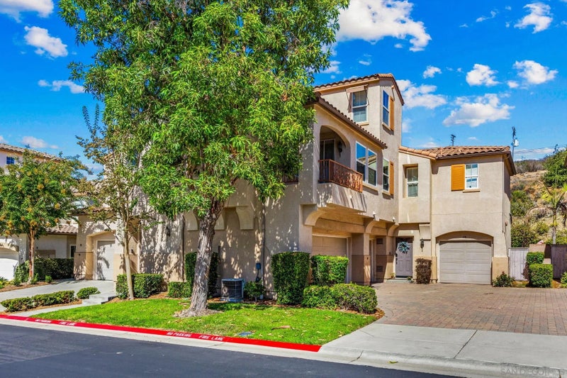 977 Pearleaf Ct