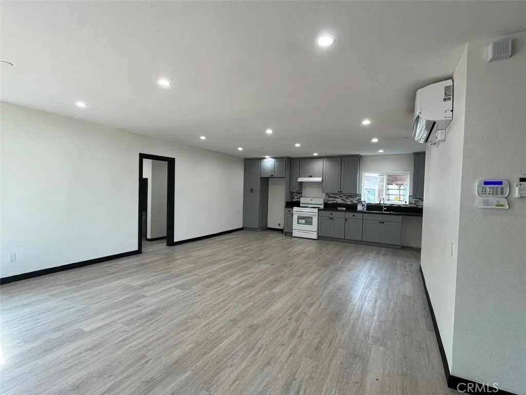 2645 W Via Corona