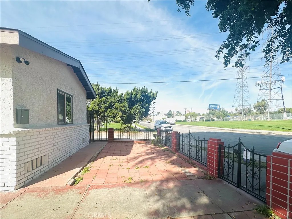 2645 W Via Corona