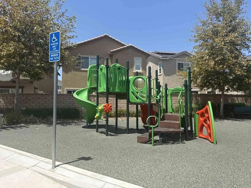 5604 Daybreak Way