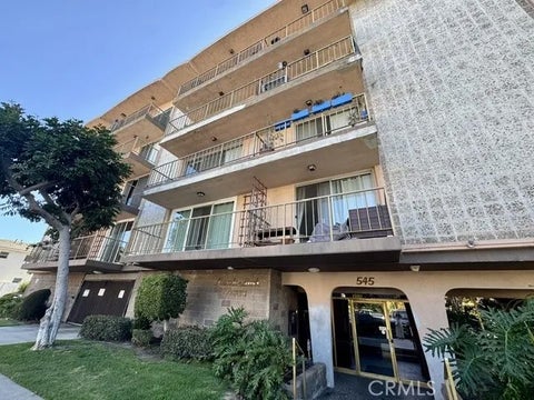 Photo of 545 Chestnut Avenue #306, Long Beach, CA 90802 (MLS # RS26140096)