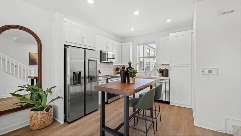 304 Honeysuckle