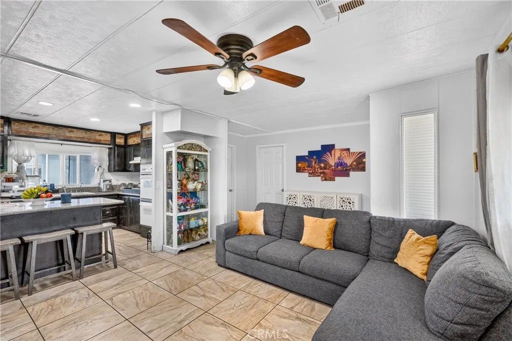 12861 West St 123