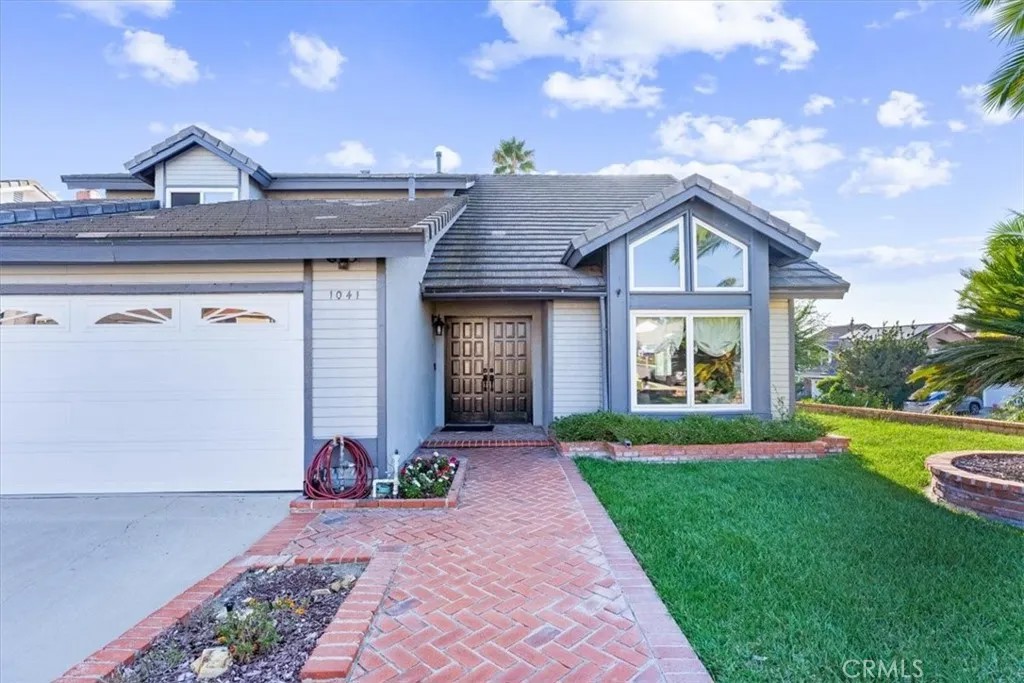 1041 S Falling Leaf Circle