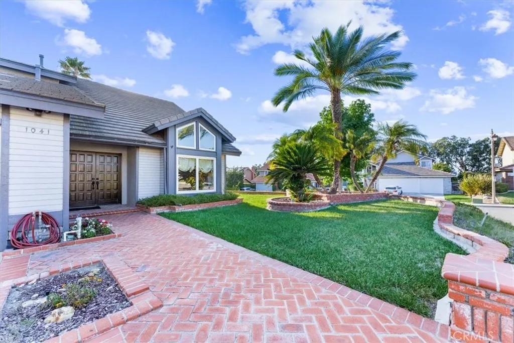 1041 S Falling Leaf Circle