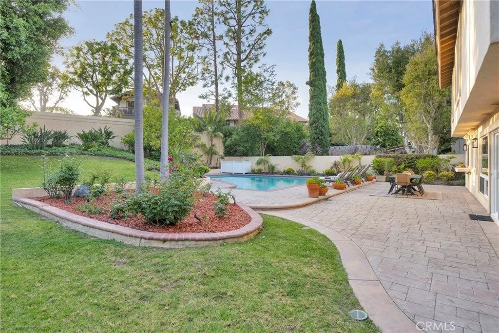 701 Pepper Tree