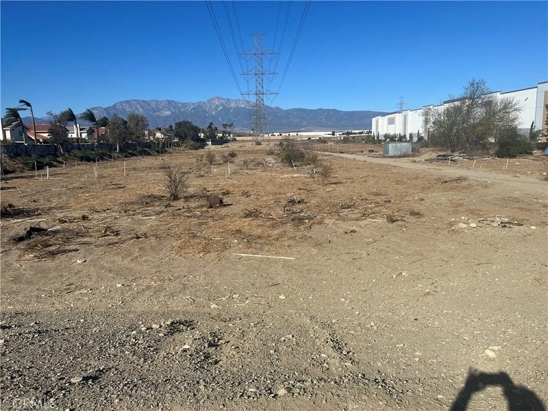 11130 E Riverside