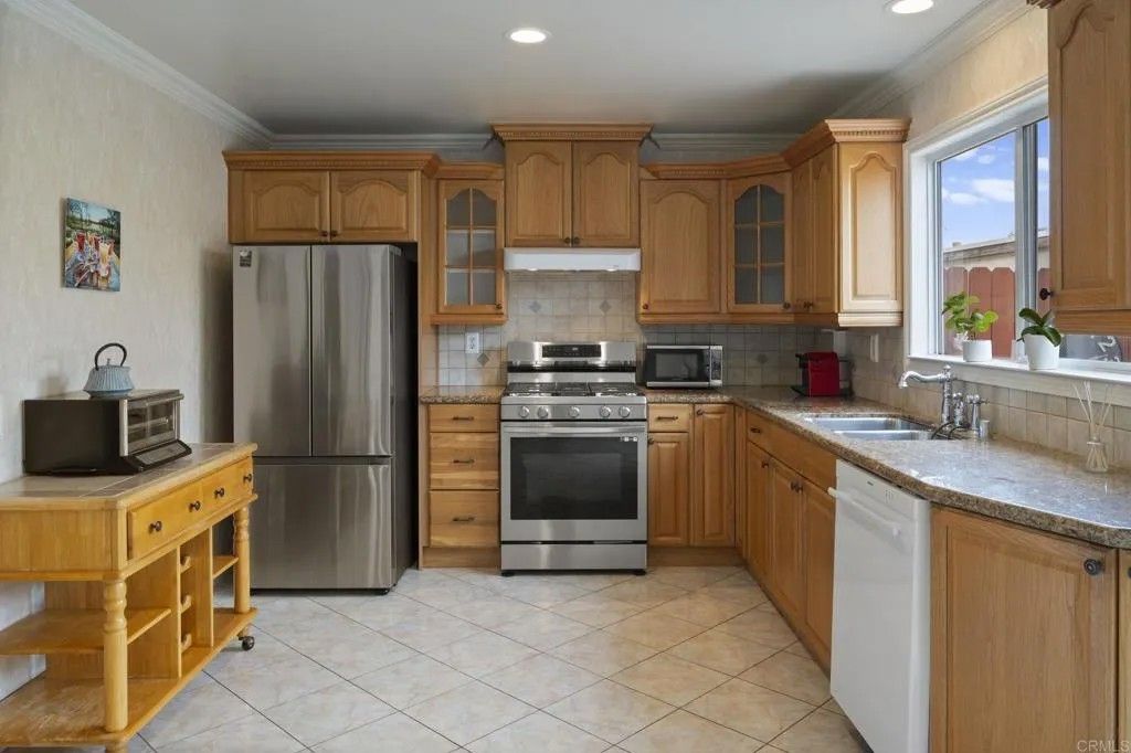 Photo of 6521 Wystone Avenue #3, Reseda, CA 91335 (MLS # NDP2601330)