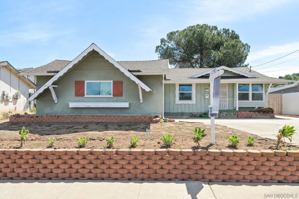 Photo of 877 Alveda Avenue, El Cajon, CA 92019 (MLS # 260009216)