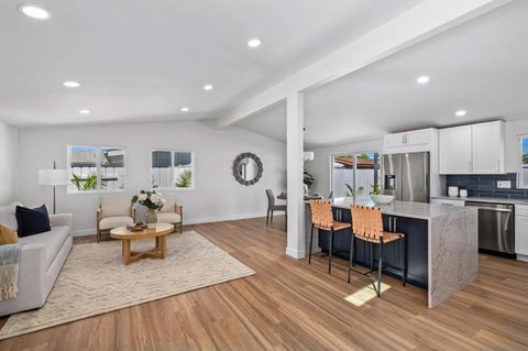 Tiny photo for 5284 Winthrop St, San Diego, CA 92117 (MLS # 250038651)