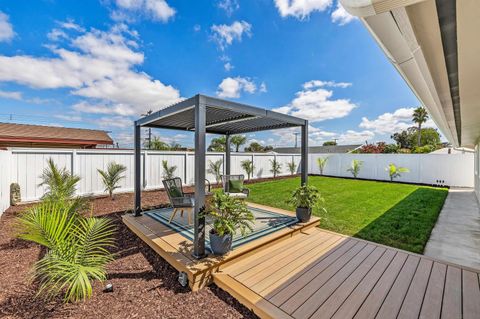 Tiny photo for 5284 Winthrop St, San Diego, CA 92117 (MLS # 250038651)