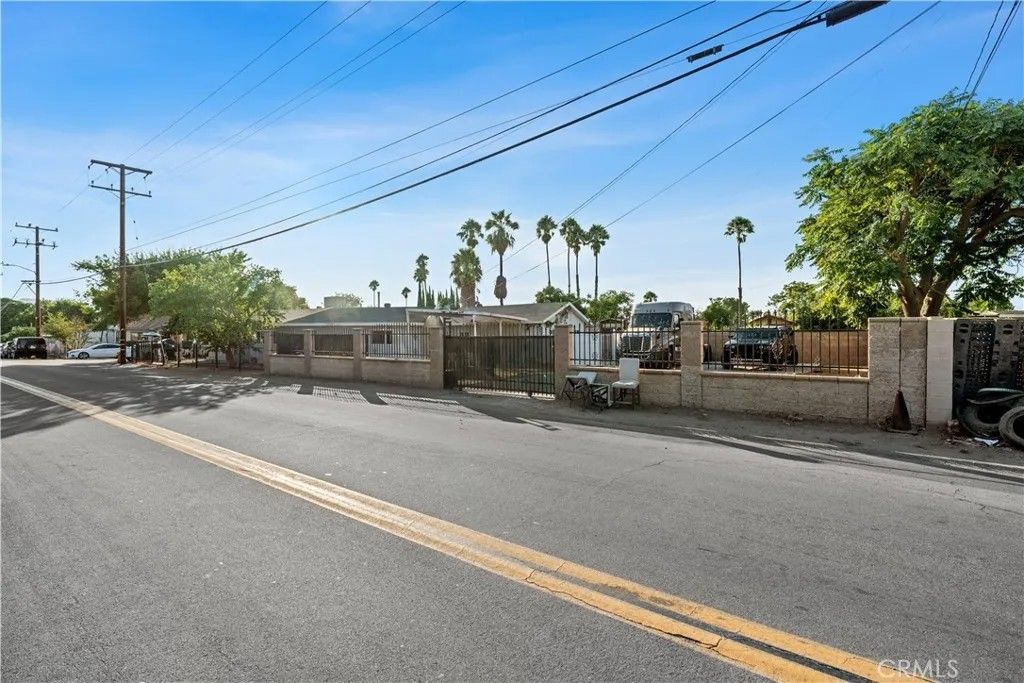 Photo of 13847 Estelle Street, Corona, CA 92879 (MLS # IV25200827)