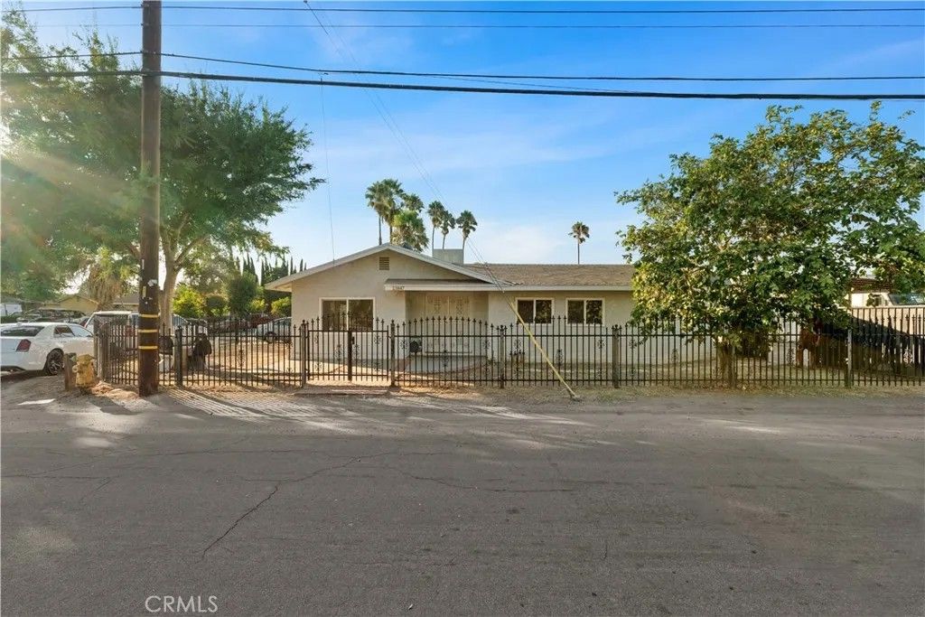 Photo of 13847 Estelle Street, Corona, CA 92879 (MLS # IV25200827)