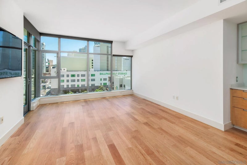 575 6th Ave 404