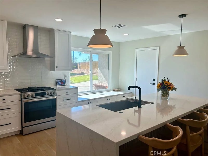 1312 Paseo Corto