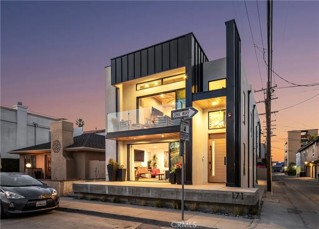 171 Savona Walk