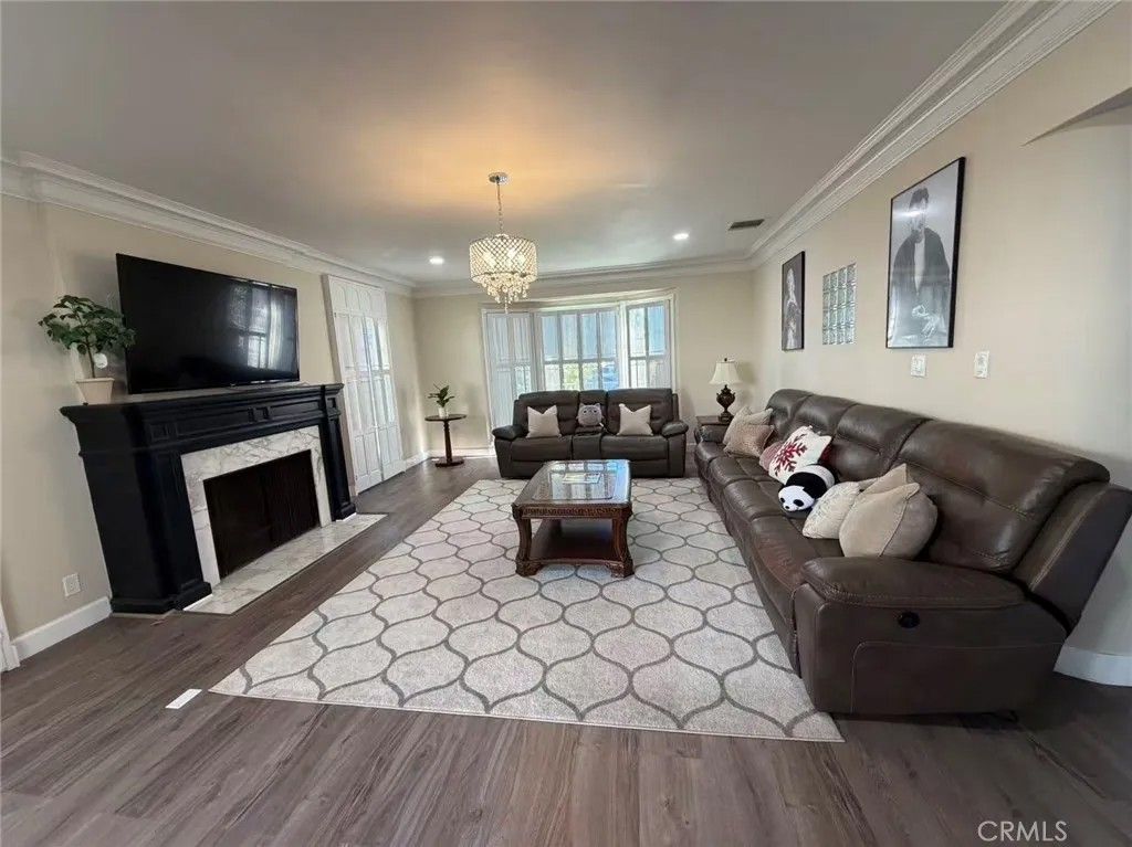 Photo of 113 N Doheny Dr, Beverly Hills, CA 90211 (MLS # OC25272352)