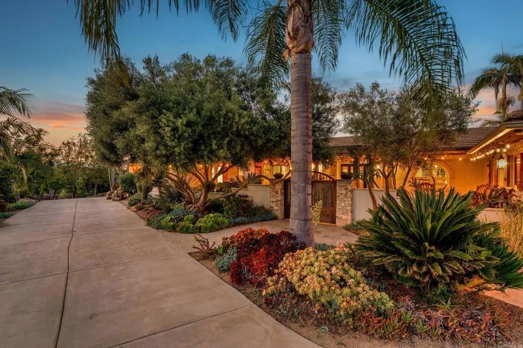 560 Rancho Camino