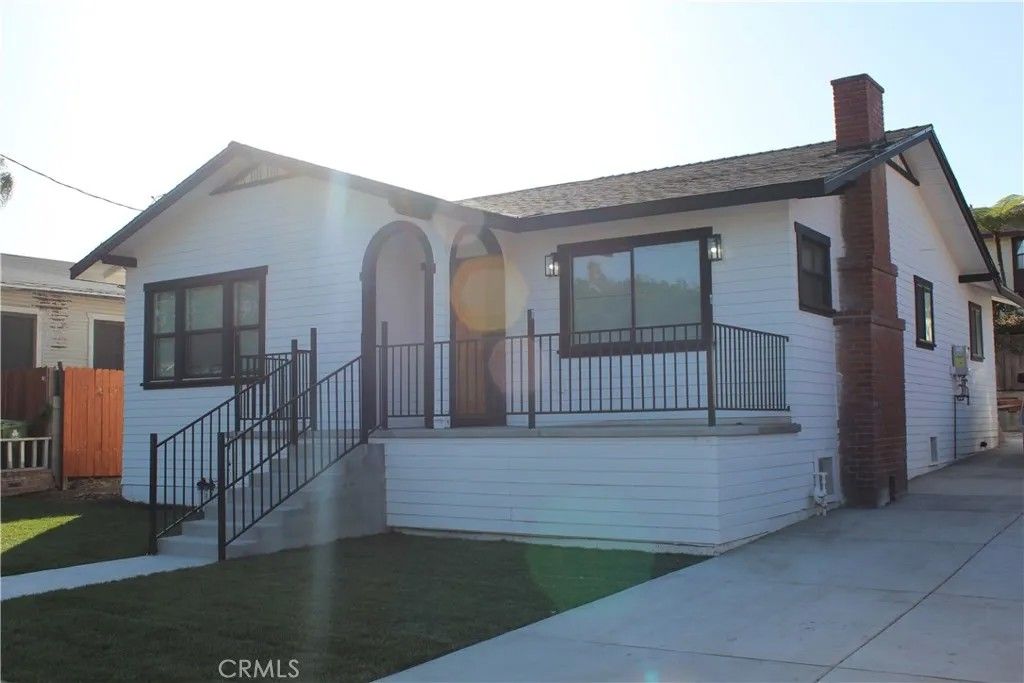 Photo of 3409 S Pacific Ave, San Pedro, CA 90731 (MLS # DW25258168)