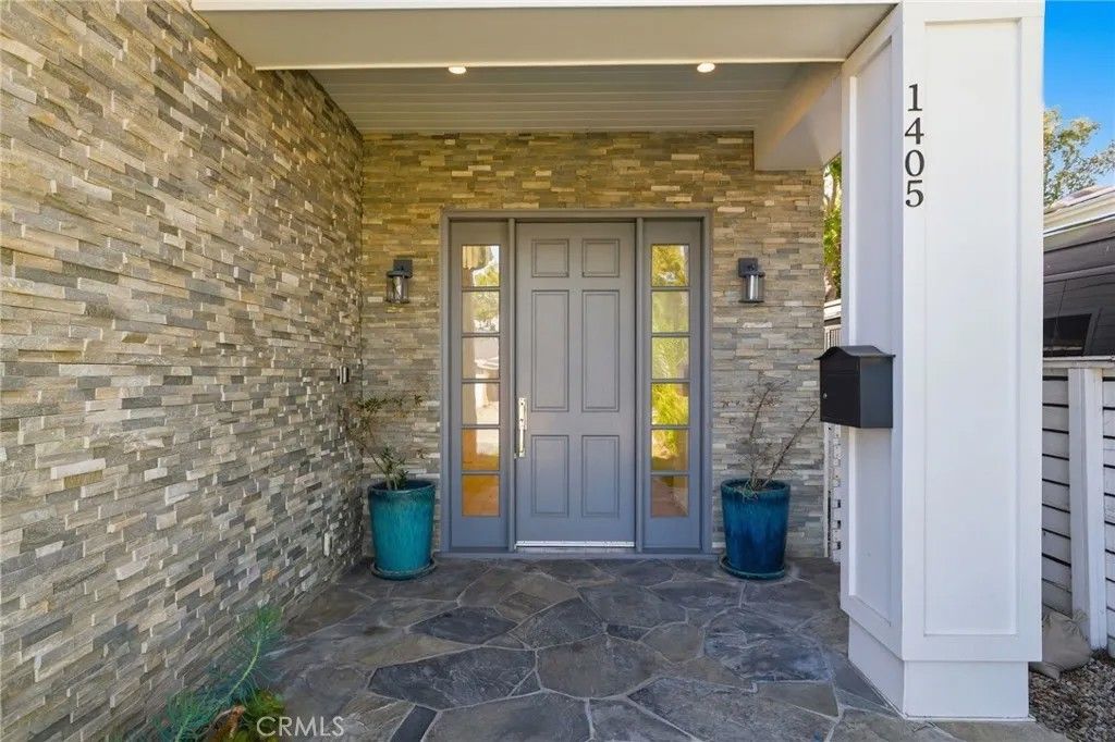 Photo of 1405 Oak Avenue, Manhattan Beach, CA 90266 (MLS # SB26077848)