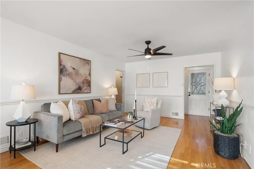 2027 E Appleton 1