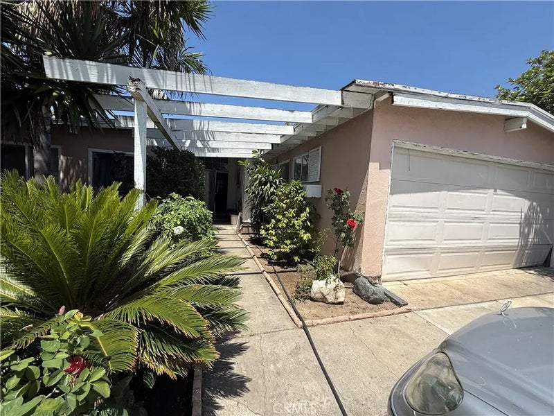 1737 W Richland