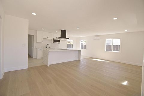 Tiny photo for 4772 Mount Gaywas Dr, San Diego, CA 92117 (MLS # 250041324)