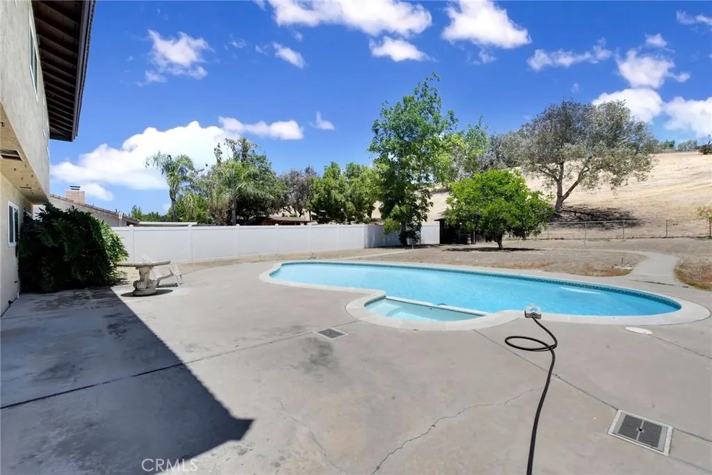 3949 Corral Canyon