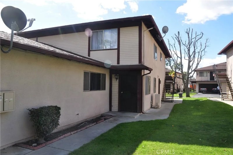 1102 W Calle Del Sol