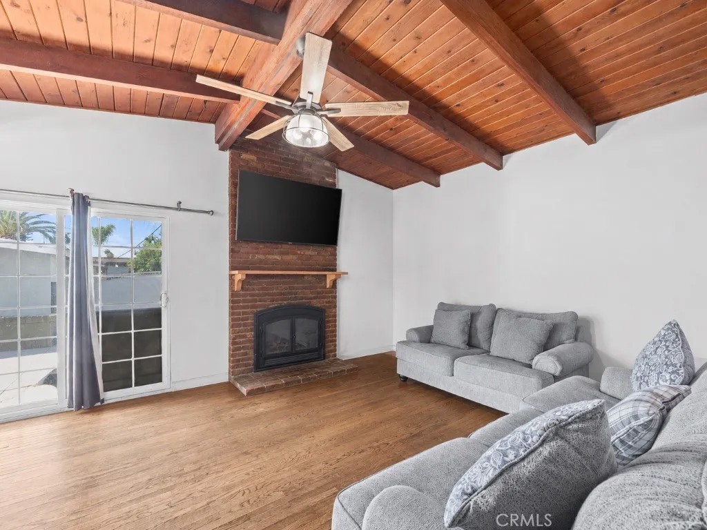2103 E Ward Ter