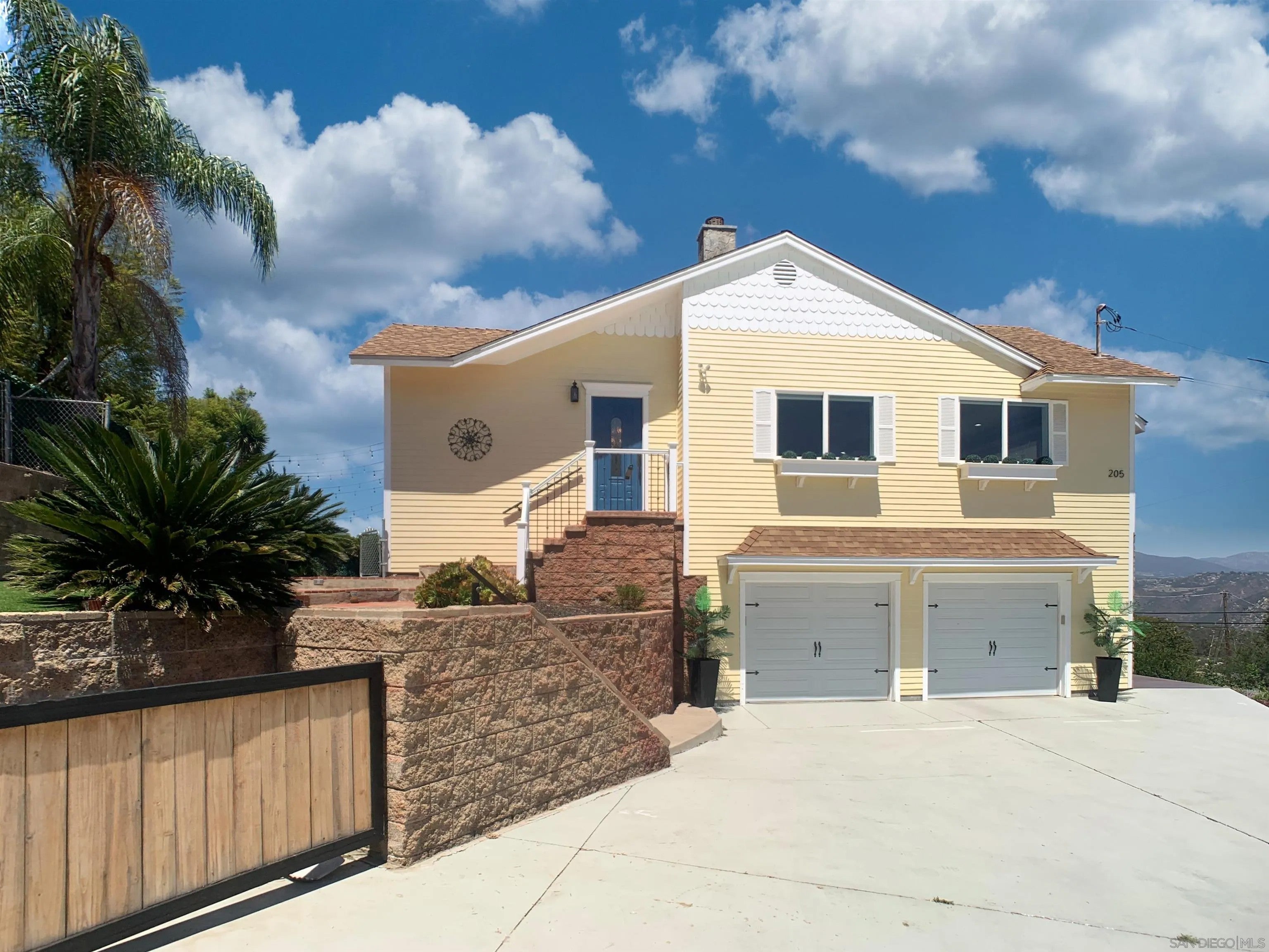 205 HIGHLINE TRAIL
