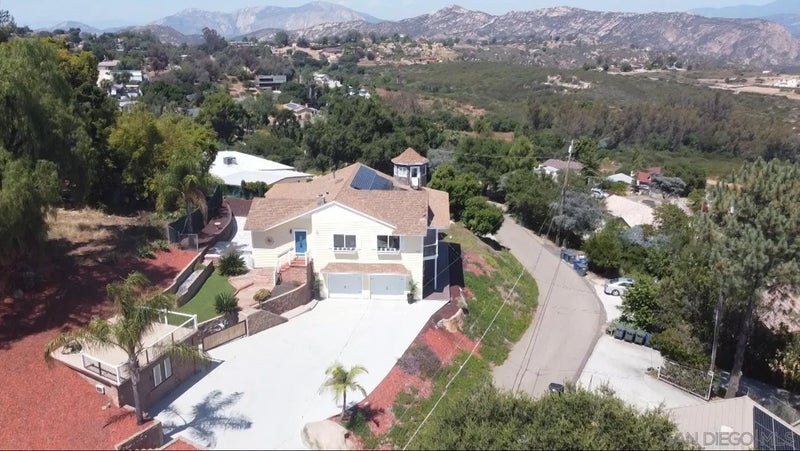 205 HIGHLINE TRAIL