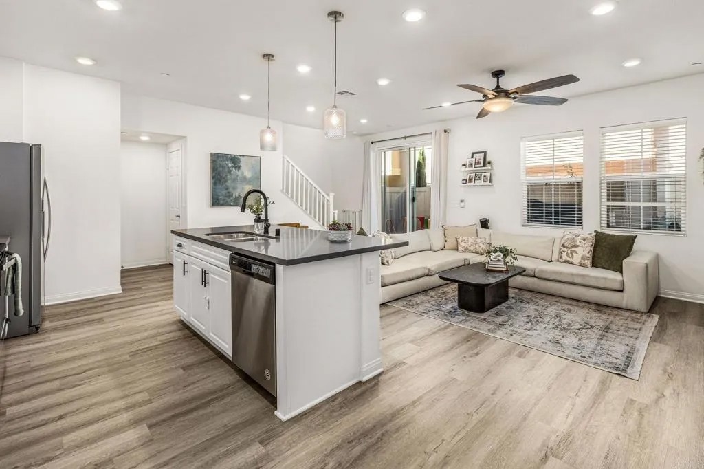 1374 Palo Verde