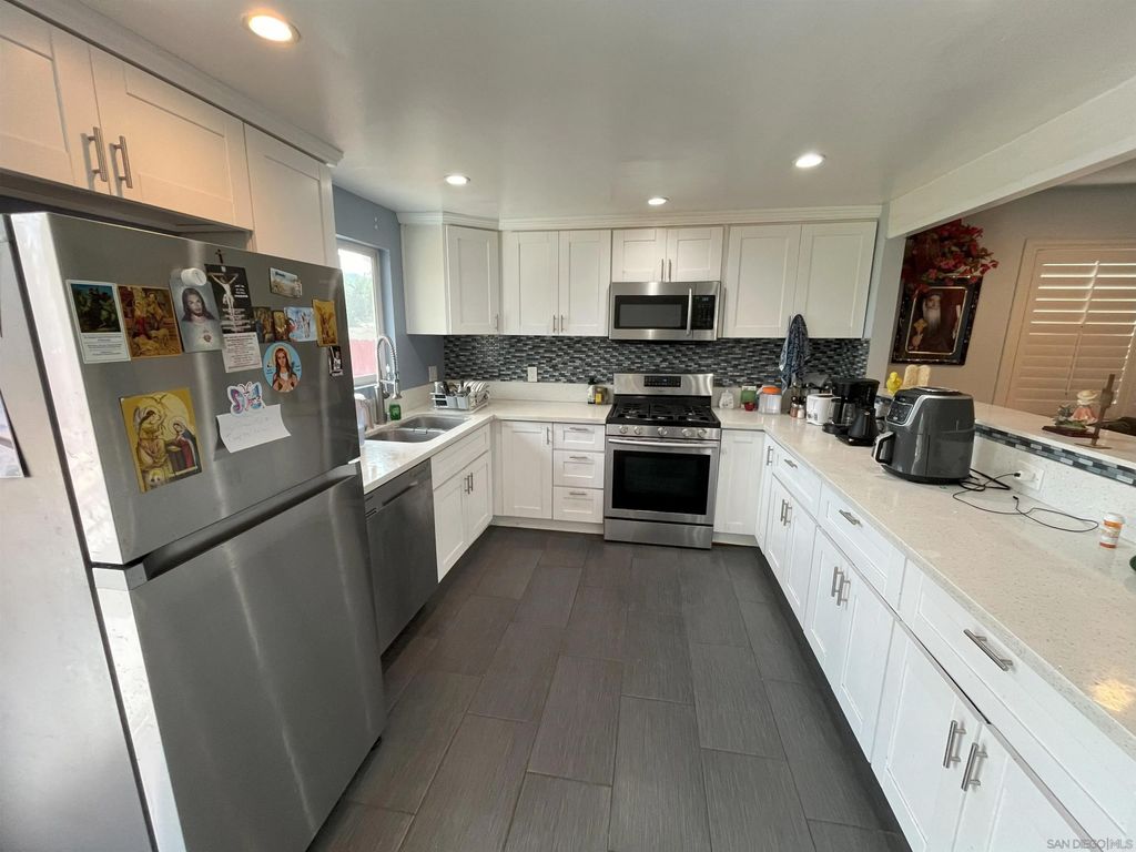 Photo of 8447 Carlton Oaks Dr, Santee, CA 92071 (MLS # 250045782)