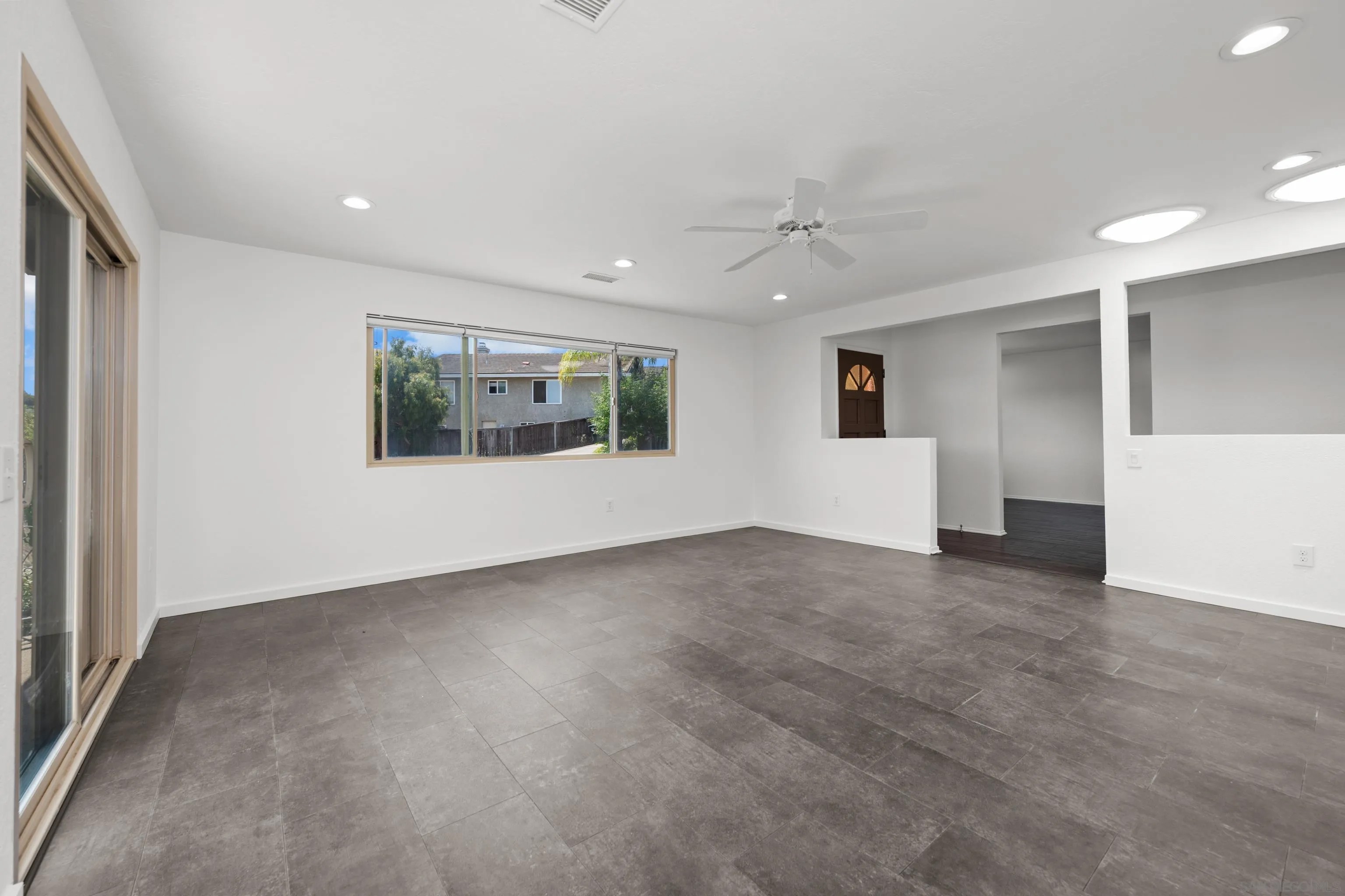 219 Lyon Cir