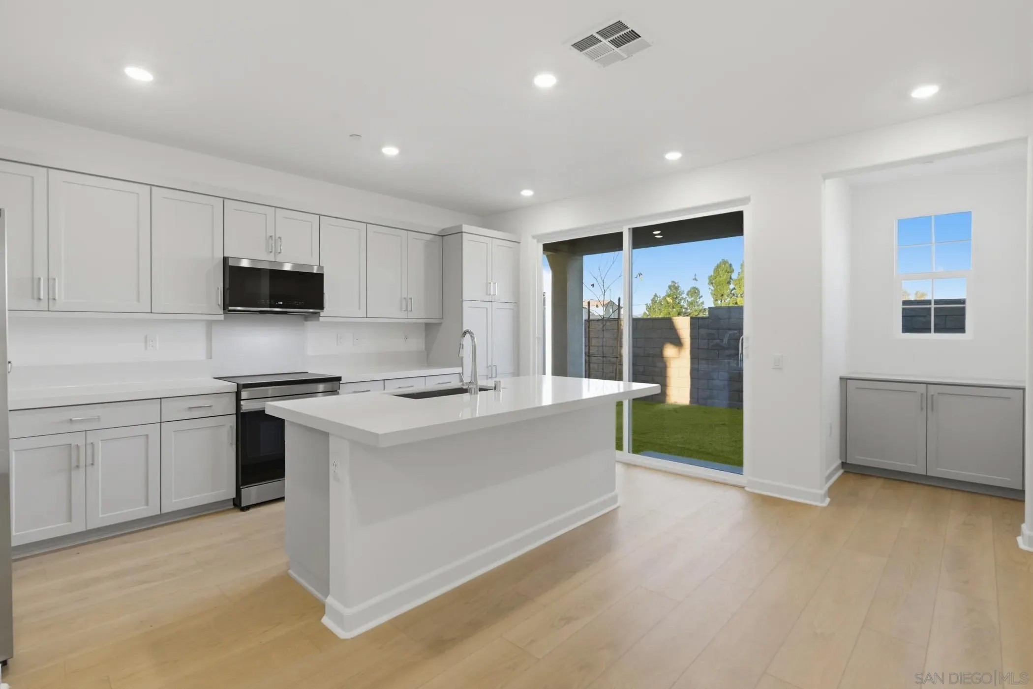 112 Village Walk Way