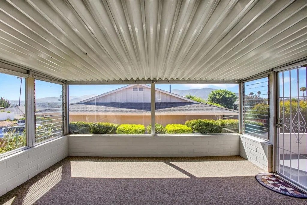 959 La Tierra Drive
